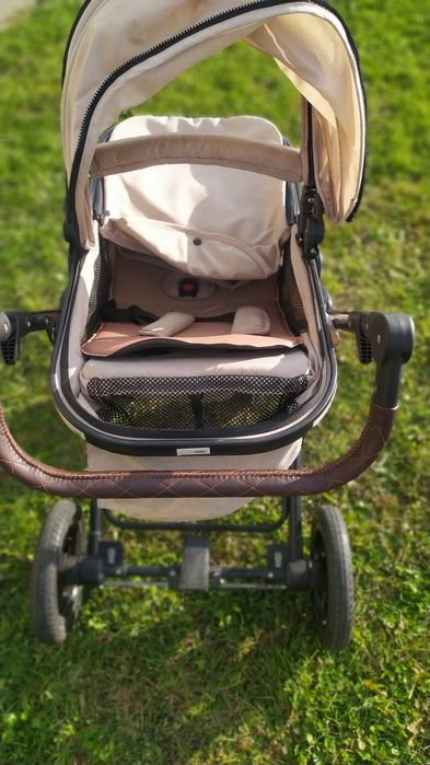 Коляска.              .