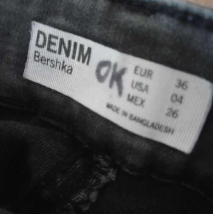 Jeansy damskie Bershka