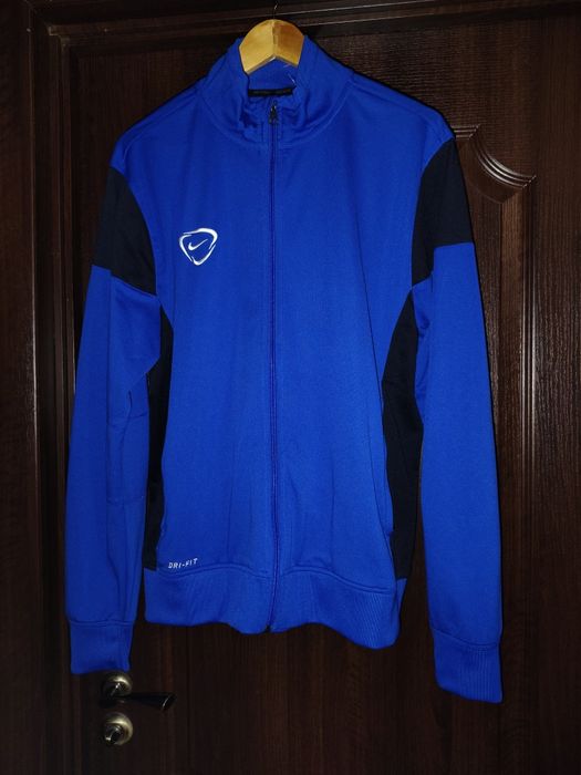 Продам олімпійку Nike, розмір L