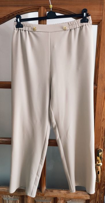 Damski garnitur polskiej firmy HAGA