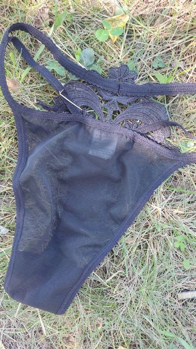 Stringi damskie rozm. M