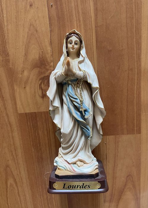 Lourdes em Marfinite com 21 cms