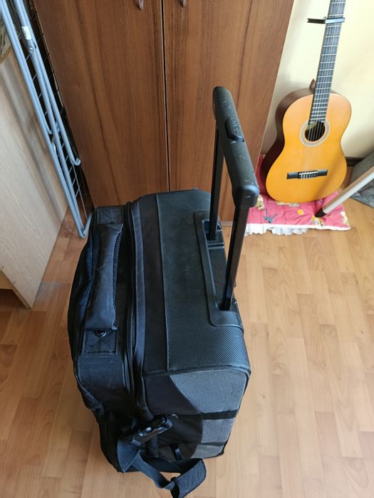 Дорожня валіза на колісах,чемодан