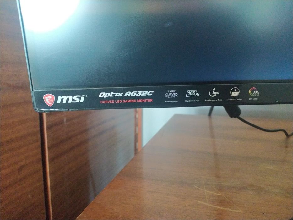 MSI Optix - AG32C