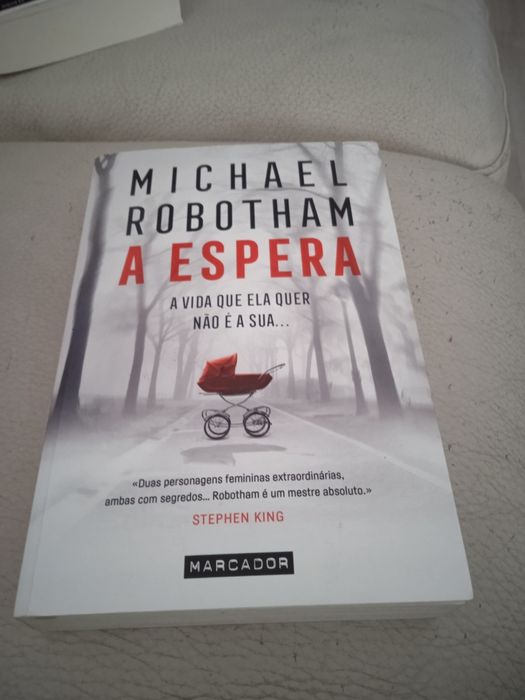 Romance A Espera de Michael Robotham .
