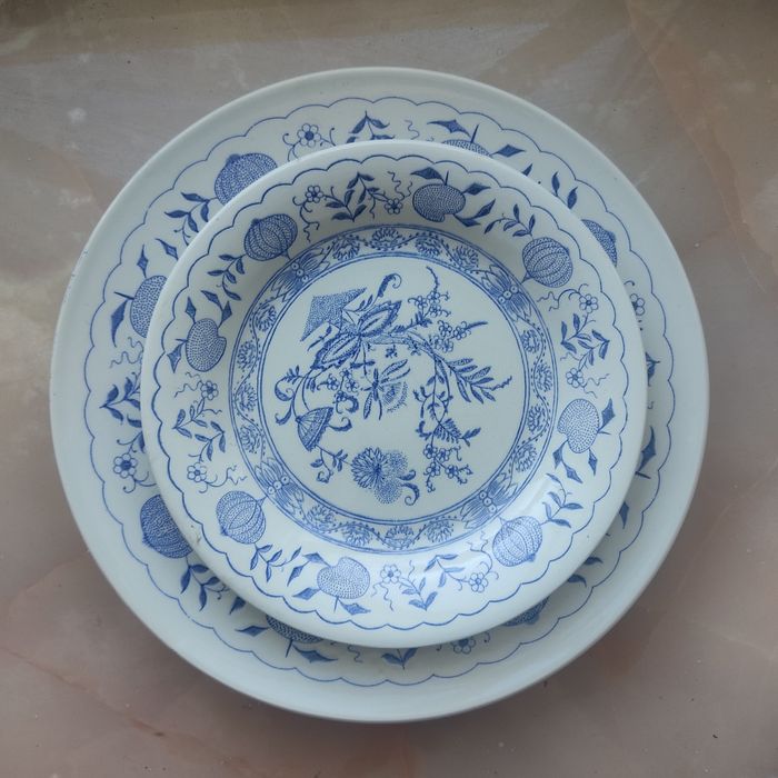 Тарелки 3 штуки с узором