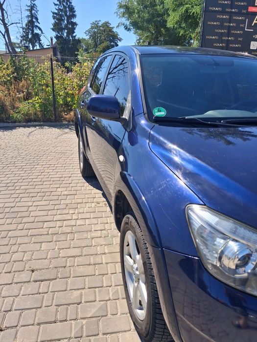 Продам Toyota Rav4