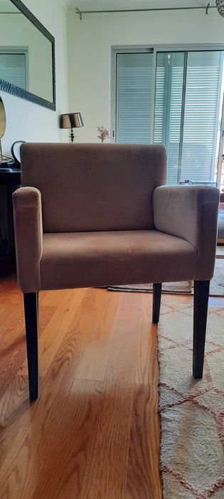 6 cadeiras de quarto de jantar, 2 com braços e 2 sem