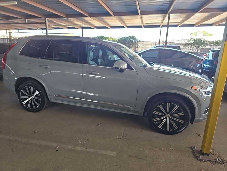 2025 Volvo XC90 Ultra Bright Theme 7 пассажиров