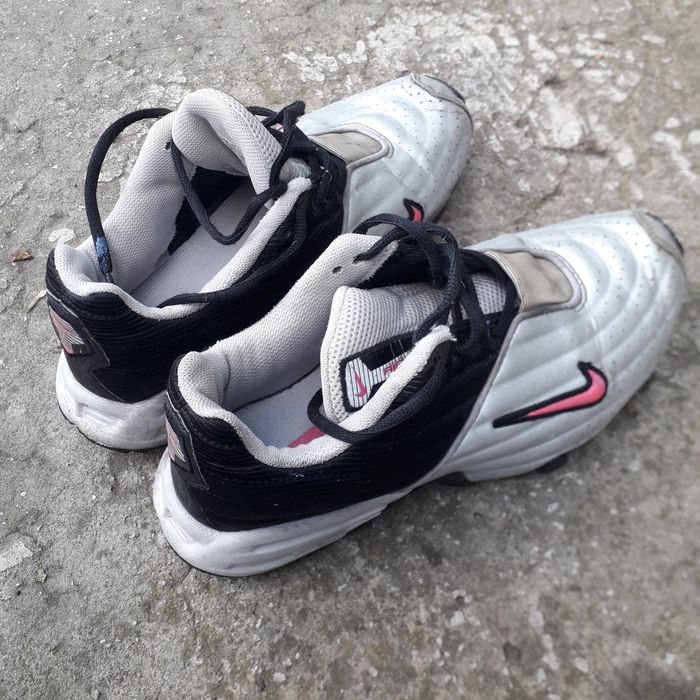 Кроссовки Nike розмір 40