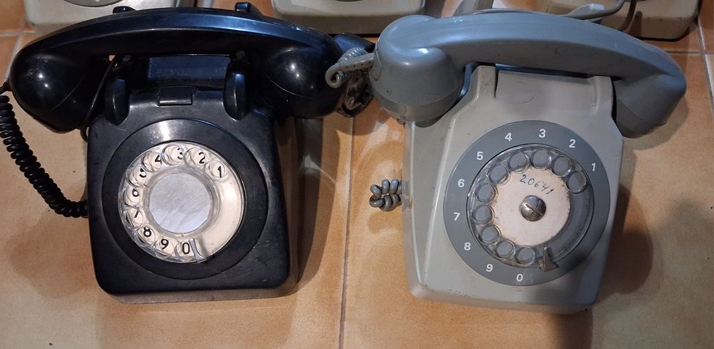 Telefones antigos dos anos 80