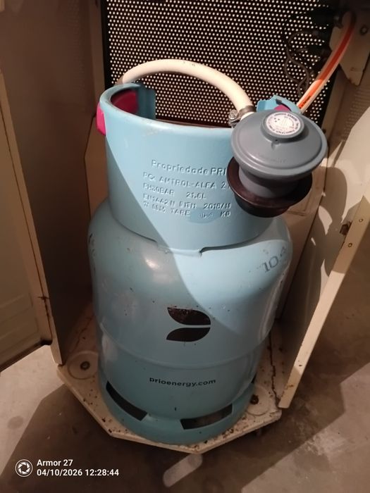 Aquecedor a Gás e Botija Nova.
