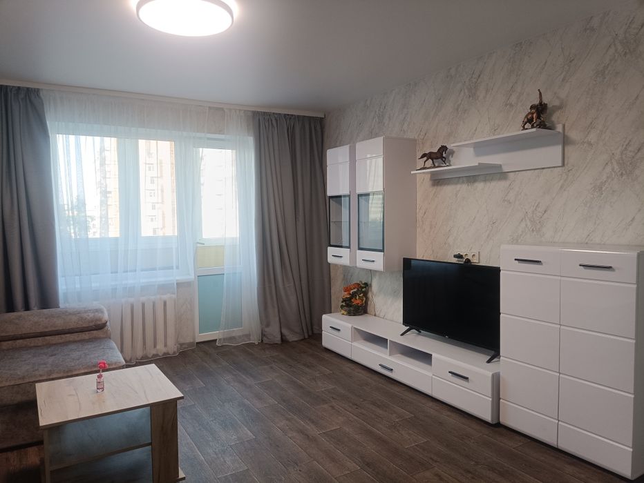 Продам 3к квартиру Мініна Шнеерсона Поля низ