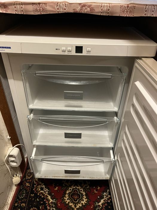 Продам морозильну камеру