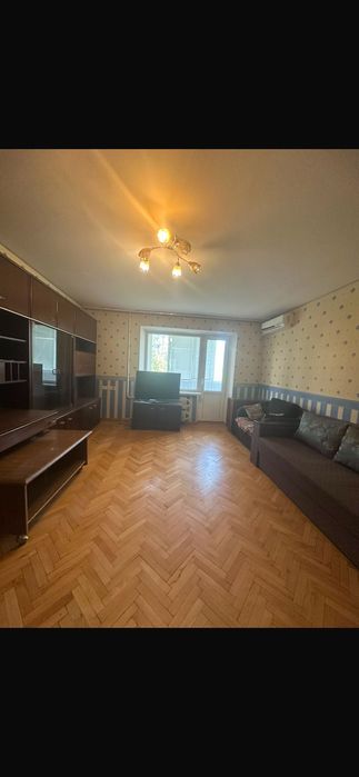 3-кімнатна, Бородинский, вул.Товариська, 64, Київський проект. Торг!