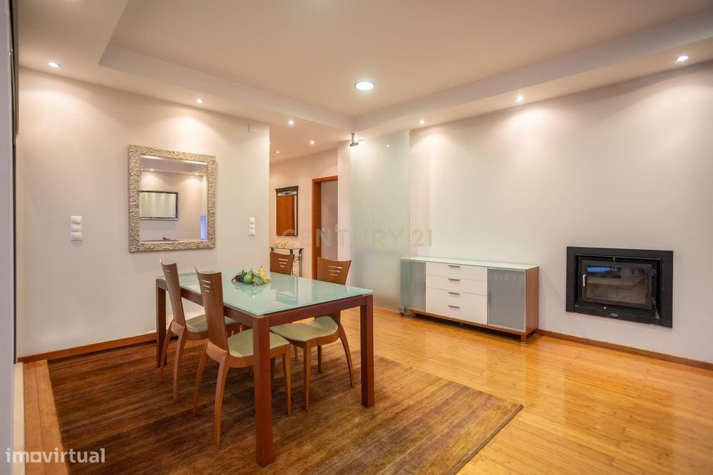 Um Apartamento com Alma de Moradia ; T3+1 + Terraço de 143 m²