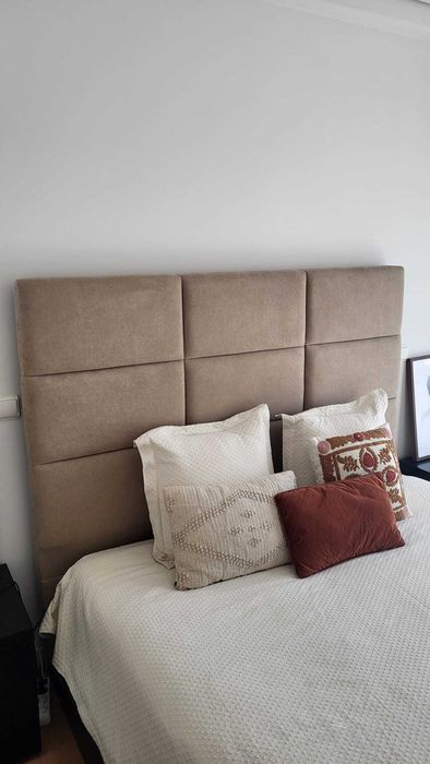 Cama de Casal + Cabeceira + Mesinhas de Cabeceira