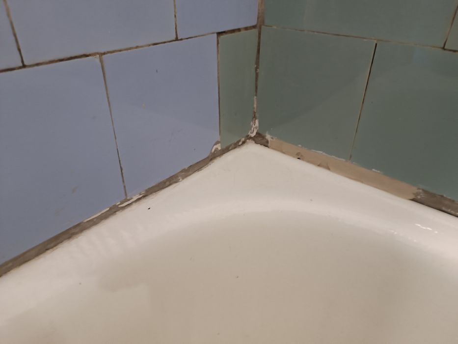 Ванна,шви, рідка ризина,саньехніка