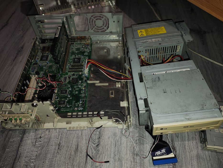 Комп'ютер Acer на Pentium 1