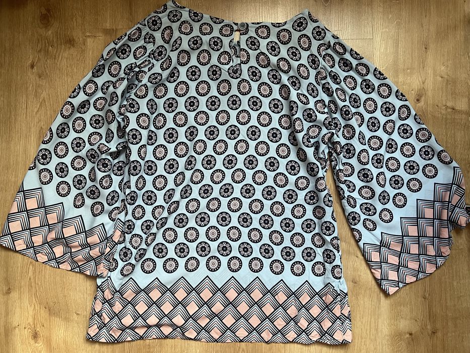 Nowa bluzka zwiewna z geometrycznym wzorem grey wolf
