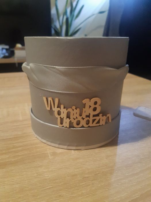 Pudełko na 18 urodziny