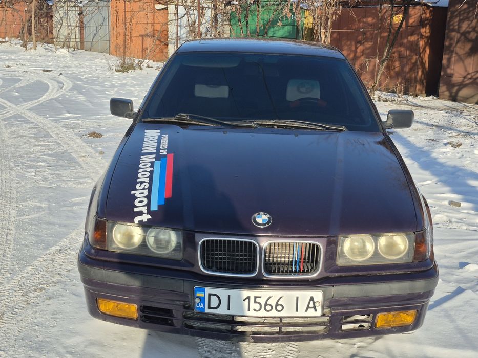 Продам BMW 3 1.8