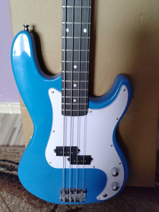 gitara basowa 4 struny