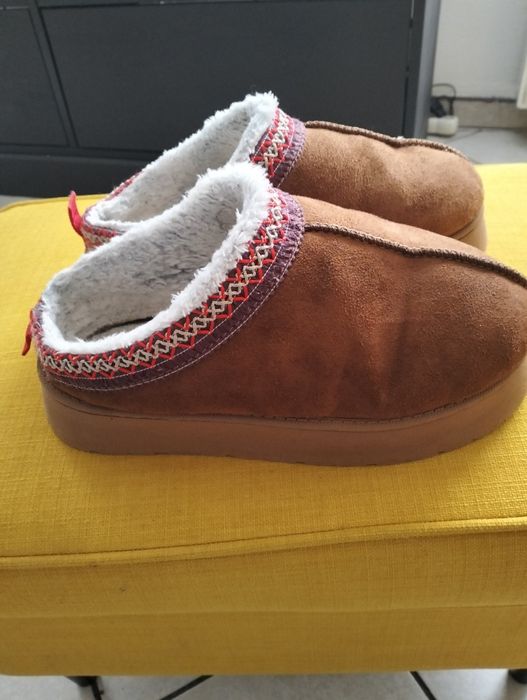 Mega ciepłe kapcie na kozuszku