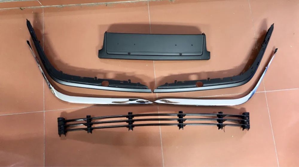 Нова решітка бампера, молдинг, накладка, ПТФ, туманки BMW 7 e38