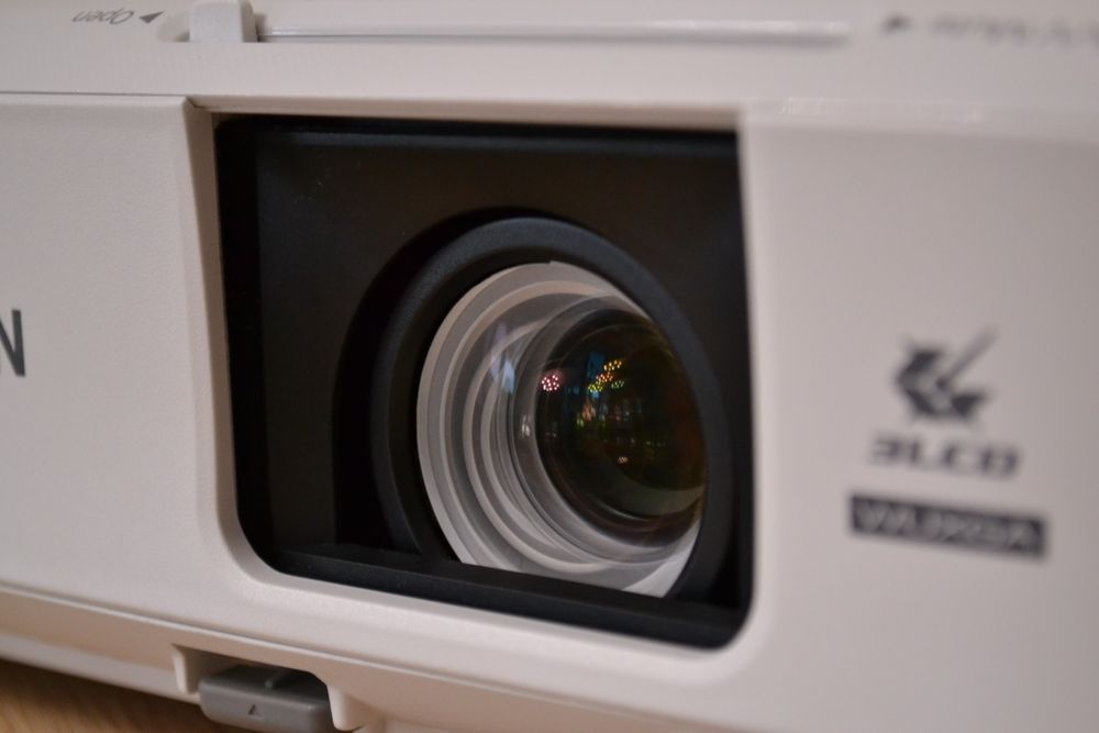 Проєктор Epson EB-U05