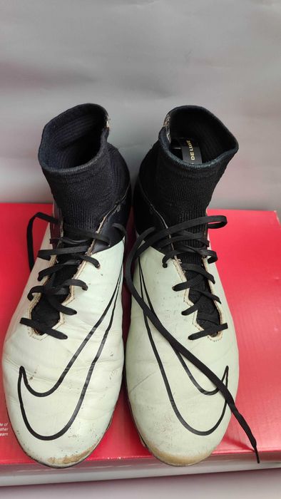 Футбольні бутси копи Nike кросівки