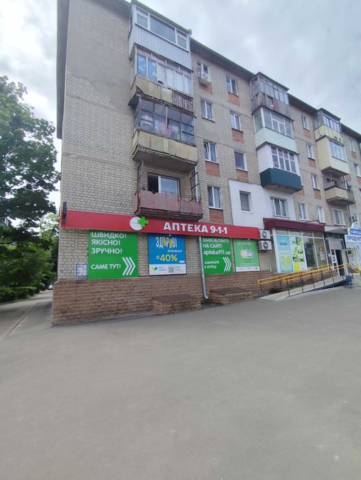 2-кімн. квартира, потребує ремонту, ХТЗ, просп. Олександрівський