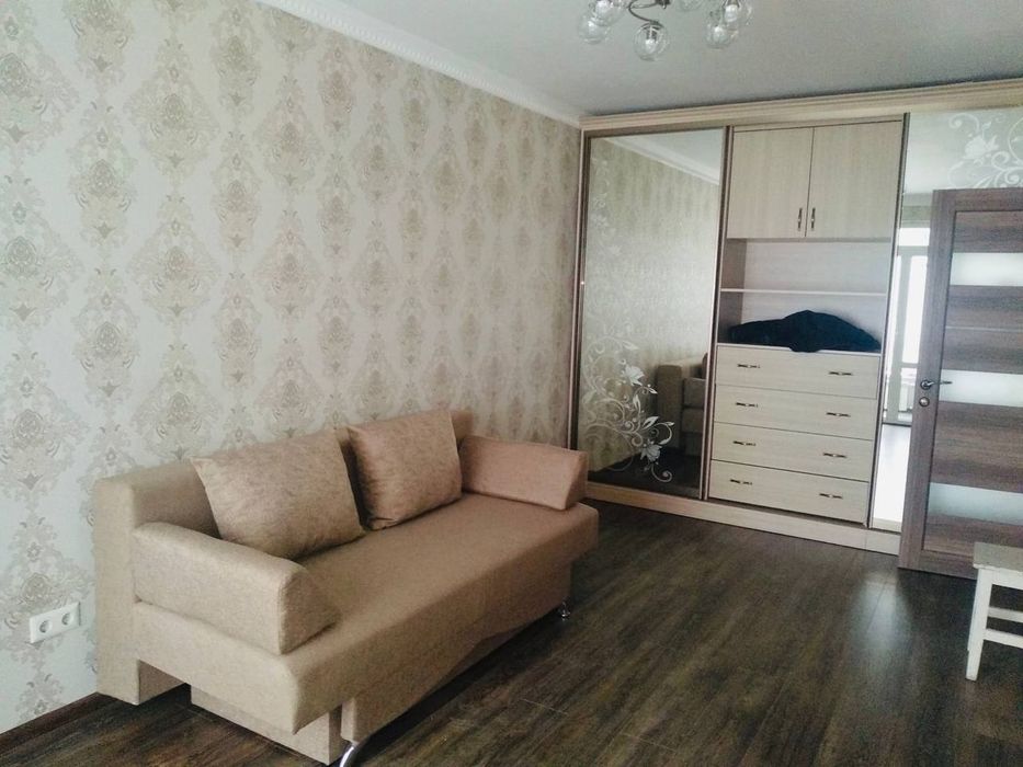 Здається в оренду 2 кім квартира по вул. Коновальця -Побутова