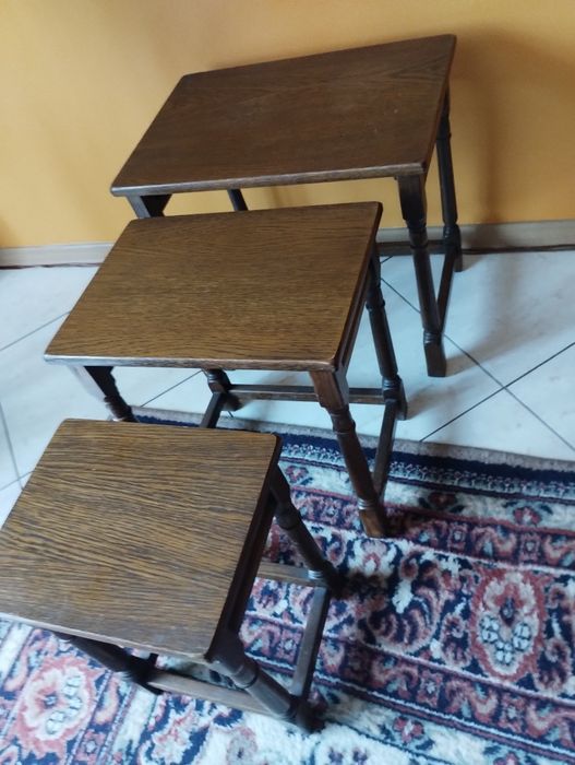 Trzy stoliczki ,,trojaczki"