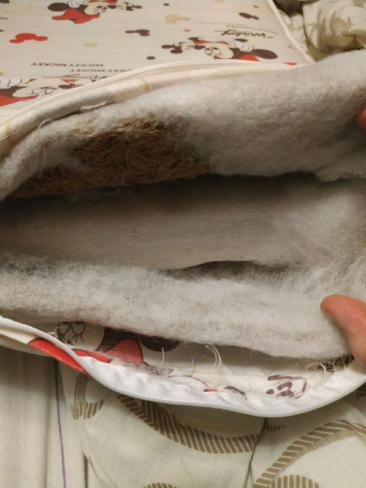 Кровать детская железна. На колёсикахя