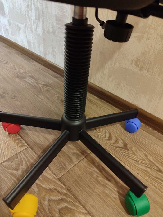 Продам стілець .