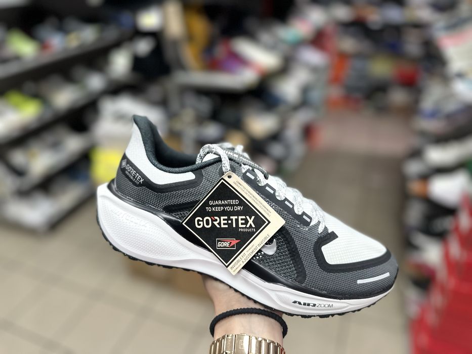 Бігові кросівки Nike Pegasus 41 GTX( РОЗМІР 40 )