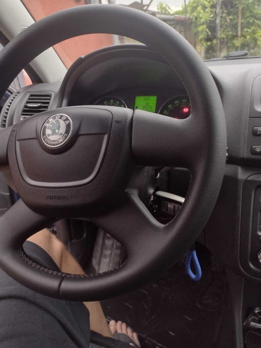 Продам skoda ROOMSTER 1.6TDI