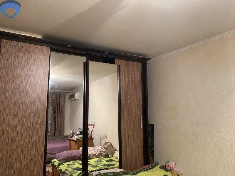 Продам виділену Квартиру на вул. Заболотного , все своє!