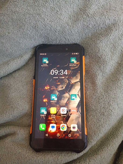 Telefon,zegarek, scyzoryk, latarka, słuchawki