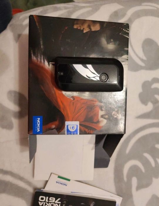 Nokia 7610  com caixa e acessórios