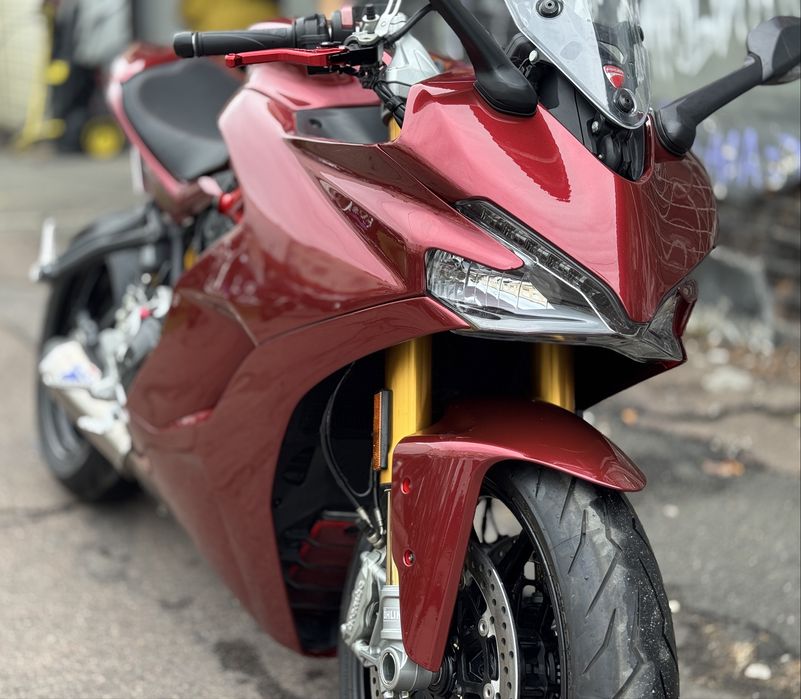 Мотоцикл Ducati SuperSport 2017 рік