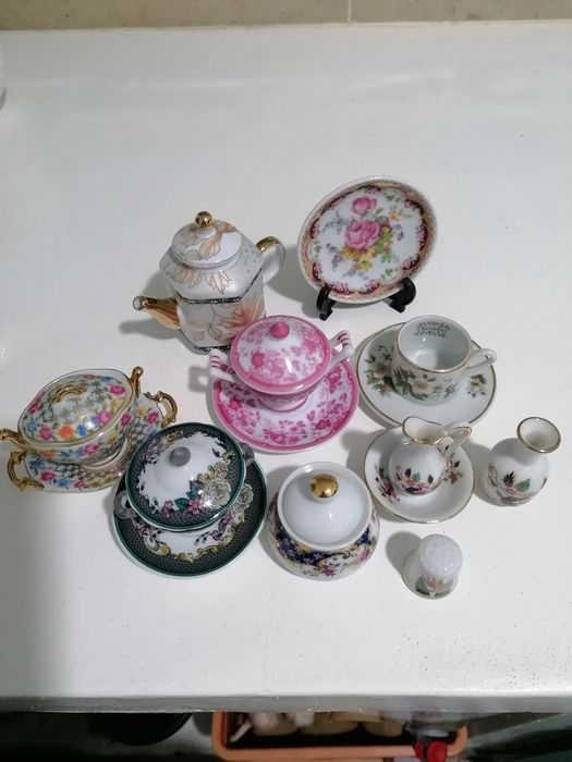 Miniaturas em loiça