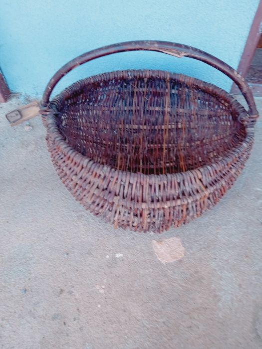 Stary Duży  koszyk