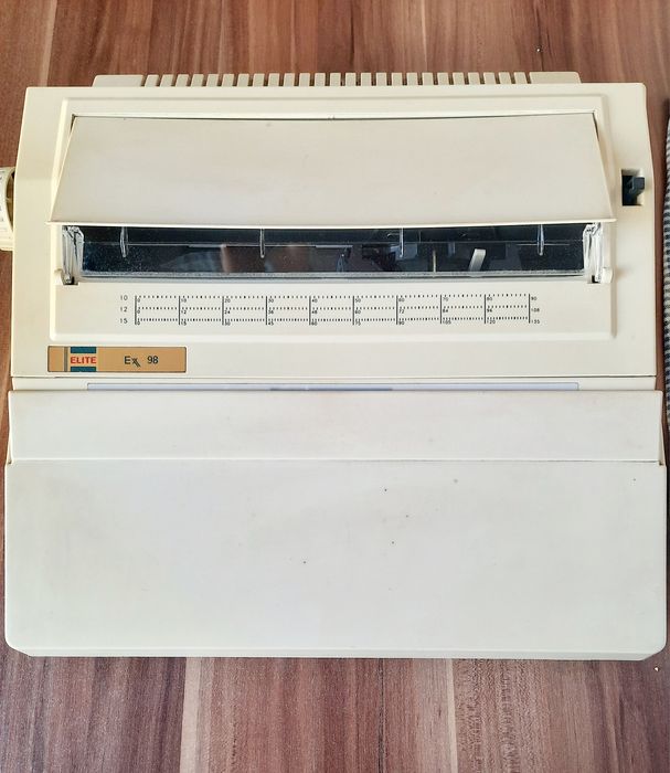 Maquina escrever Elite Ex98
