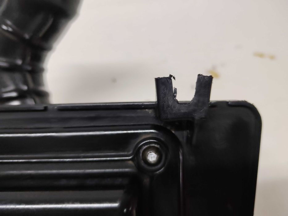 DERBI GPR 125 MALAGUTI RST 125 Airbox Obudowa Filtra Dolot Gaźnika