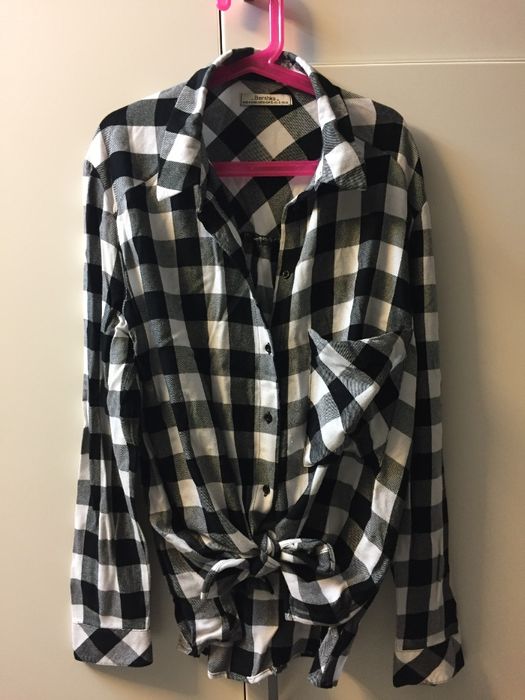 Conjunto calção cinza matizado e blusa da Bershka