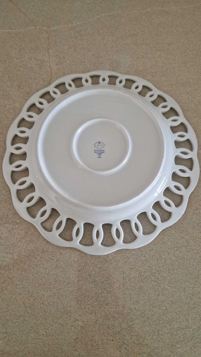 Prato decorativo de porcelana, T. Limoges, pintado à mão