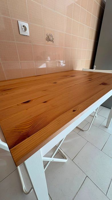 Mesa de cozinha em ótimo estado