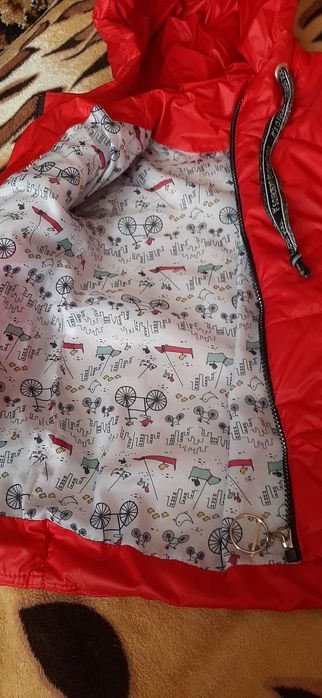 Демисезонная куртка на девочку